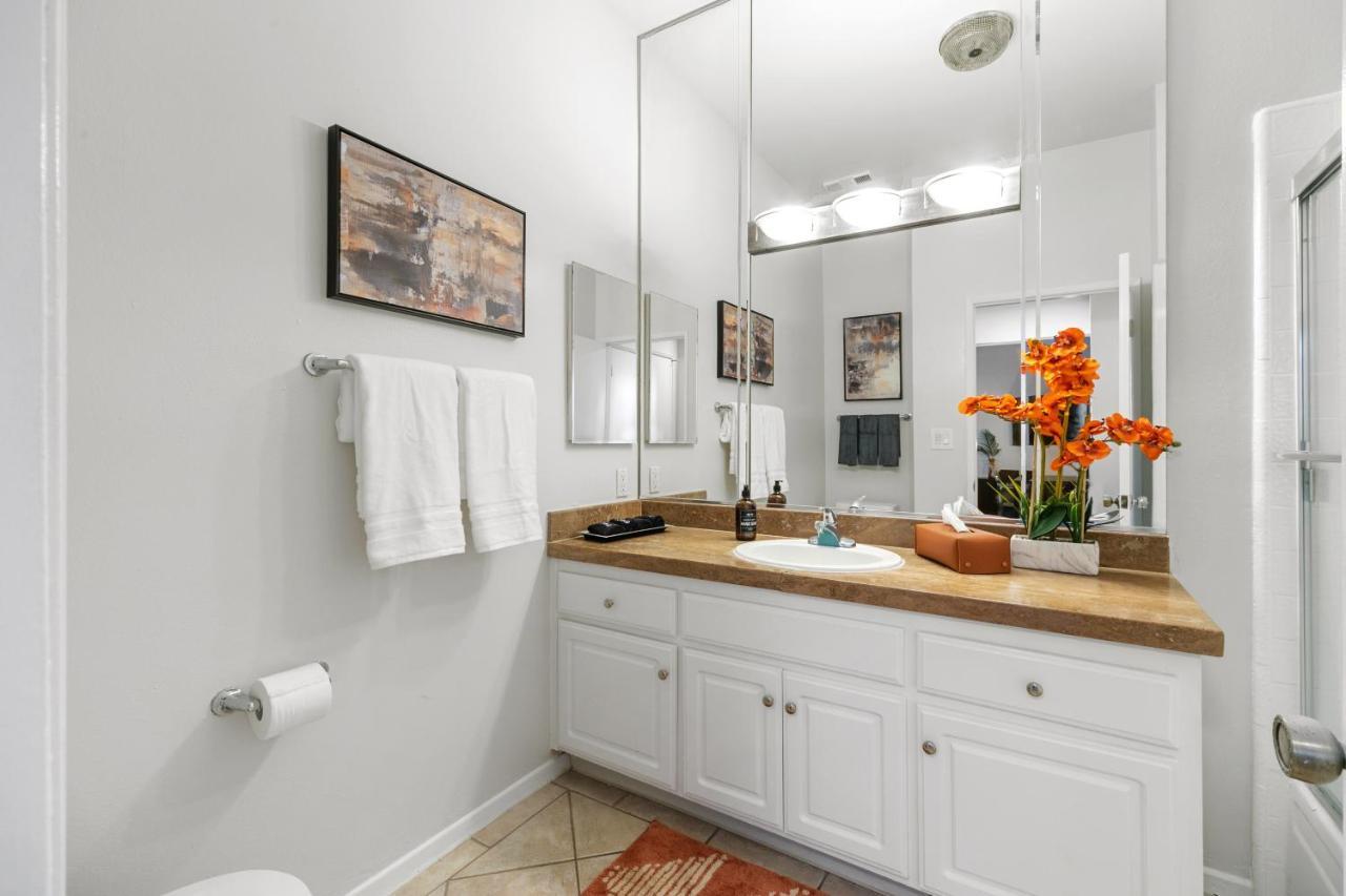 Beverly Hills 2 Bed 2 Bath Penthouse With Den And Parking 414 Los Angeles Exterior foto
